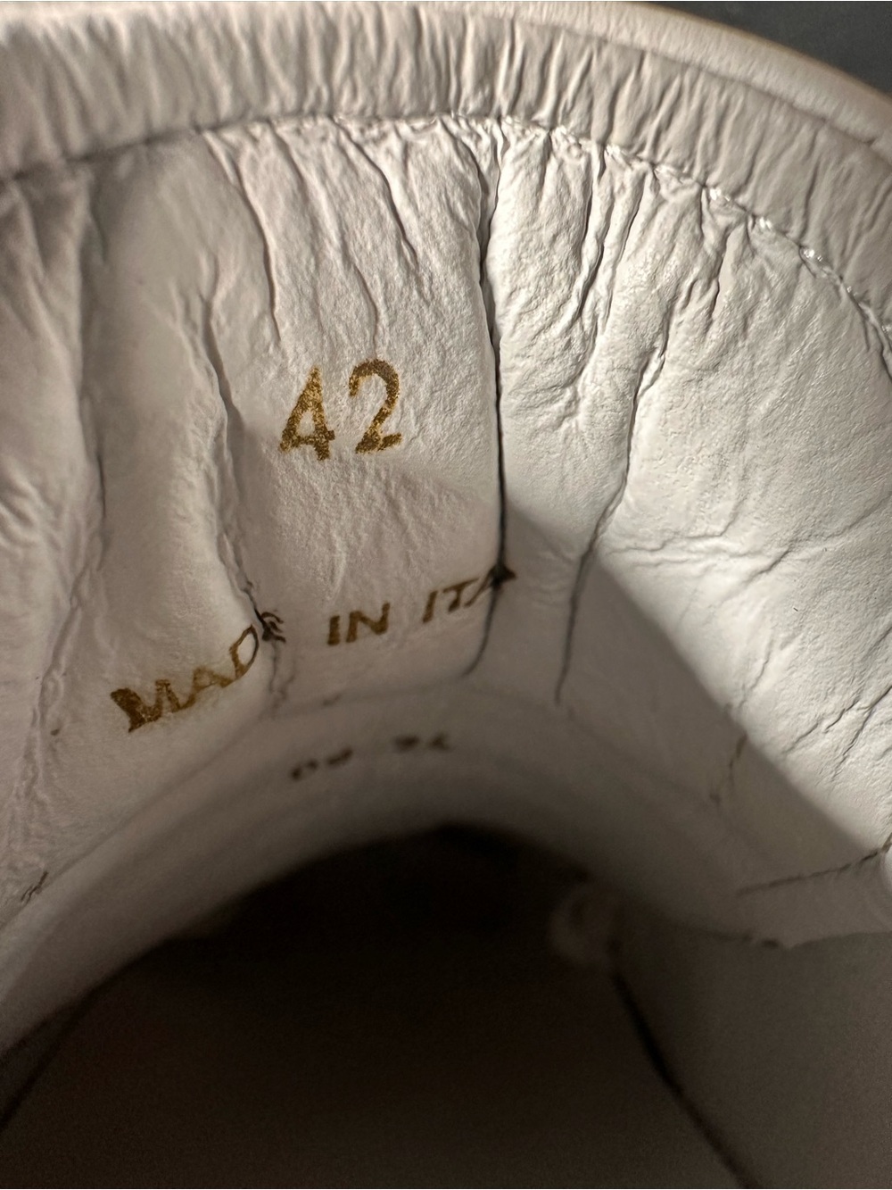 Oliver Cabell White Low-Top Leather Sneakers - Picture 13 of 13